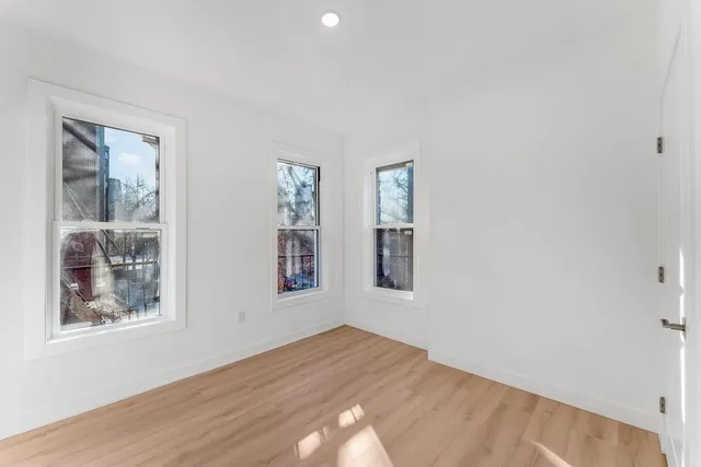 $3,400 | 306 Varick Street, Unit 3, Jersey City, NJ 07302
