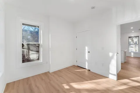 $3,138 | 306 Varick Street, Unit 3, Jersey City, NJ 07302