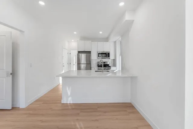 $3,400 | 306 Varick Street, Unit 3, Jersey City, NJ 07302