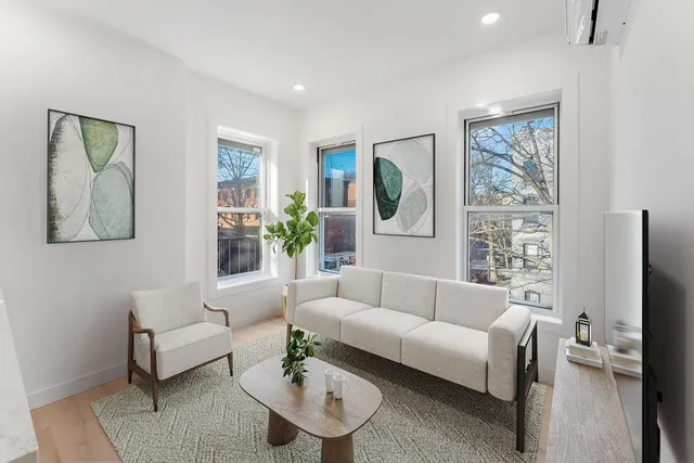 $3,600 | 306 Varick Street, Unit 3, Jersey City, NJ 07302