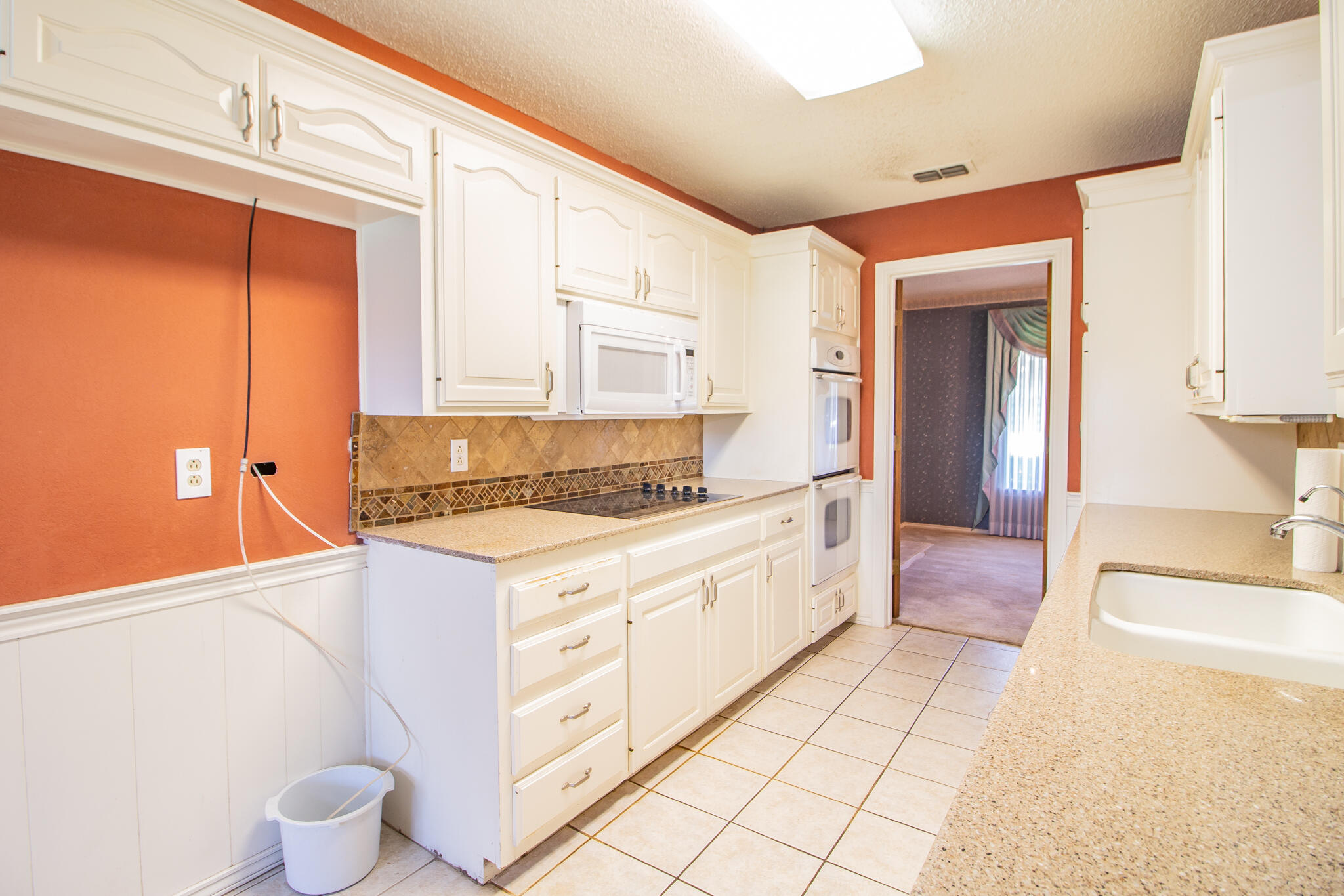 3813 57th Street Lubbock, TX 79413 - Photo 11 of 34 IMG_9376
