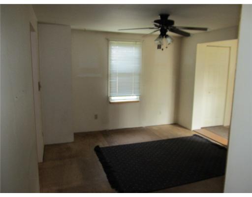 535 Lacock Street Rochester, PA 15074 - Photo 2 of 10 Living Room.
