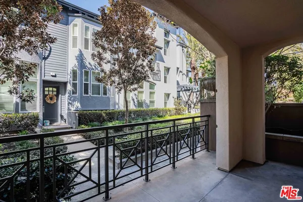 $995,000 | 13075 Pacific Promenade, Unit 100, Playa Vista, CA 90094