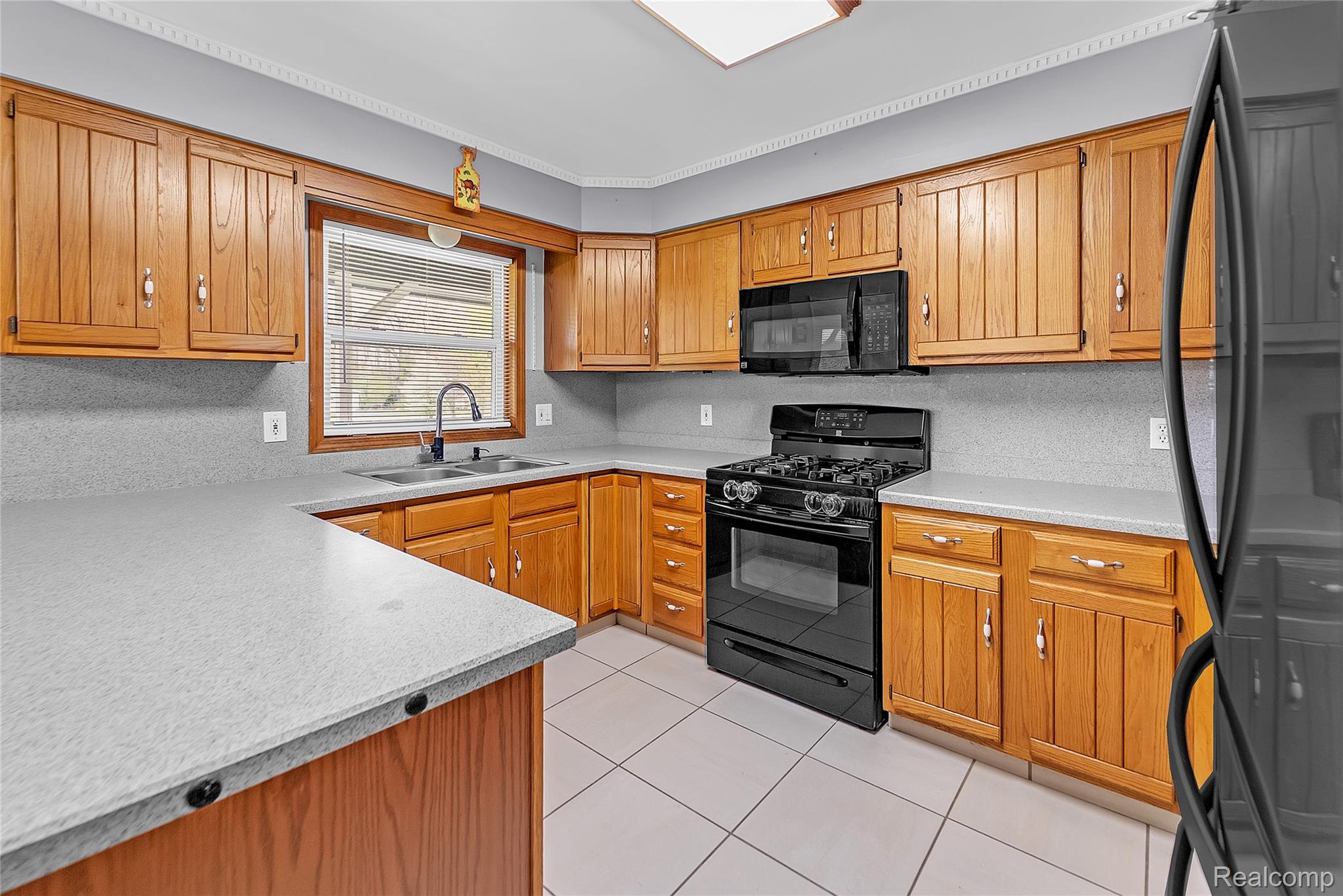 1081 South Gale Road Davison, MI 48423 - Photo 8 of 43