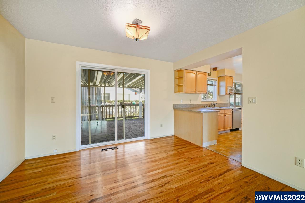 1104 Stanfield Road Woodburn, OR 97071 - Photo 9 of 31