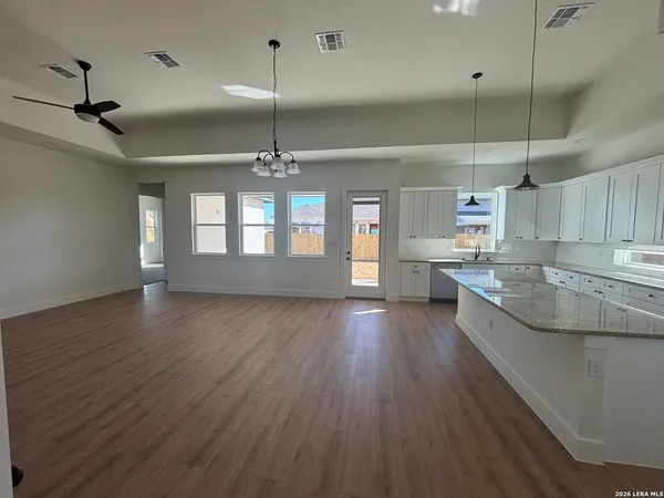 $439,000 | 15622 Fox Lane, Selma, TX 78154
