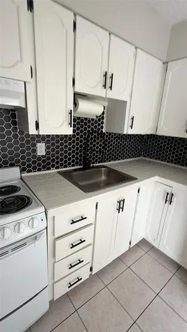 $1,600 | 47 Southeast 13th Street, Unit 2, Dania Beach, FL 33004