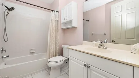 $925,000 | 780 Bentwater Circle, Unit 102, Naples, FL 34108