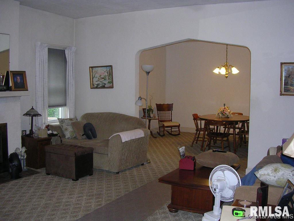 1836 Baldwin Road Jacksonville, IL 62650 - Photo 3 of 13