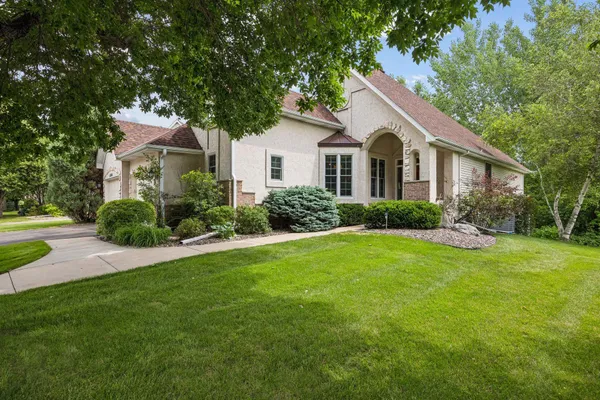 $699,900 | 18464 Farmstead Circle, Eden Prairie, MN 55347