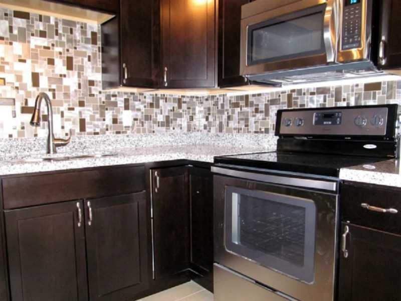 6839 Southwest 22nd Court Miramar, FL 33023 - Photo 7 of 11 Kitchen.