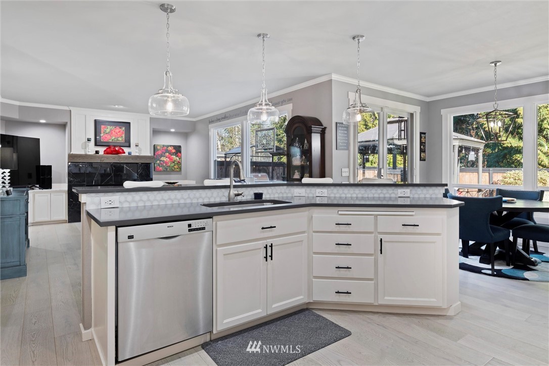 21409 31st Avenue Southeast Bothell, WA 98021 - Photo 11 of 40