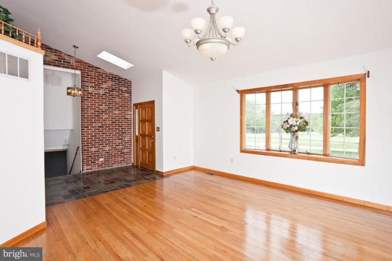 7624 WB&A Road Severn, MD 21144 - Photo 4 of 30 Living Room