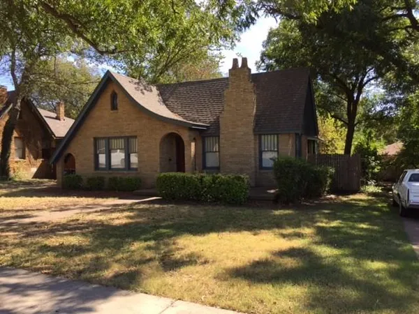 $2,300 | 4905 Pershing Avenue, Fort Worth, TX 76107