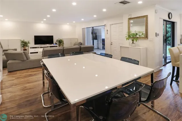 $410,000 | 9390 Southwest 61st Way, Unit D, Boca Raton, FL 33428