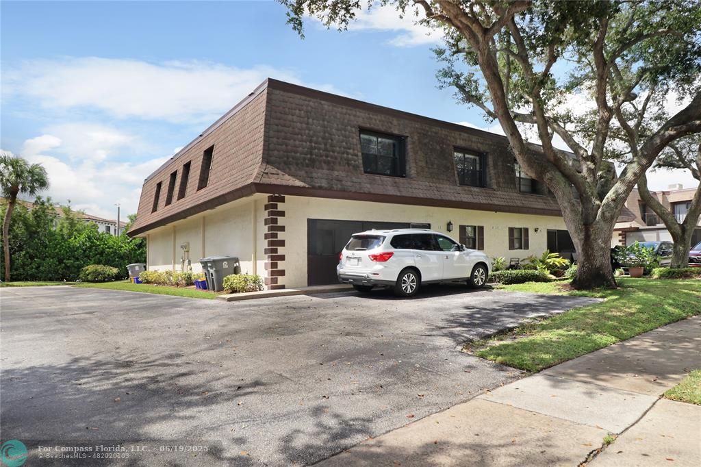 9390 Southwest 61st Way, Unit D Boca Raton, FL 33428 - Photo 2 of 43