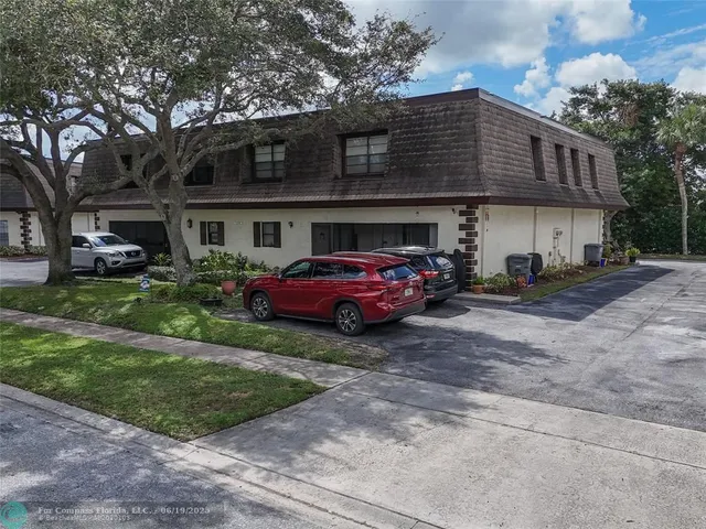 $410,000 | 9390 Southwest 61st Way, Unit D, Boca Raton, FL 33428