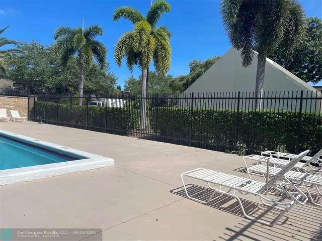 $410,000 | 9390 Southwest 61st Way, Unit D, Boca Raton, FL 33428