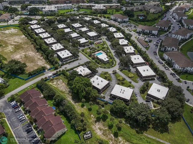 $410,000 | 9390 Southwest 61st Way, Unit D, Boca Raton, FL 33428