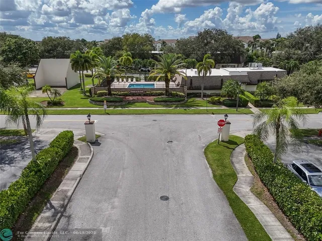 $410,000 | 9390 Southwest 61st Way, Unit D, Boca Raton, FL 33428