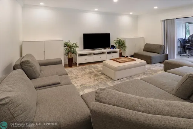 $410,000 | 9390 Southwest 61st Way, Unit D, Boca Raton, FL 33428