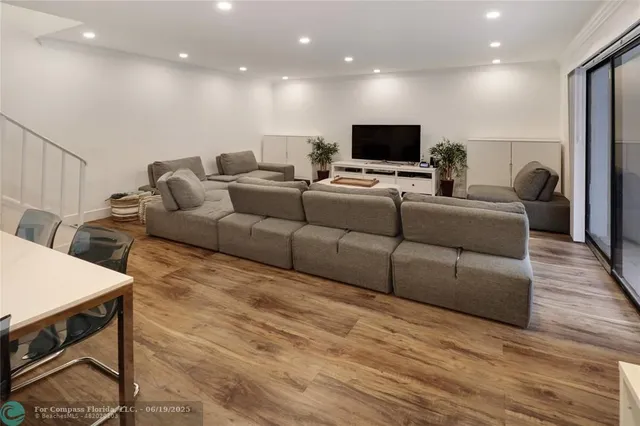 $410,000 | 9390 Southwest 61st Way, Unit D, Boca Raton, FL 33428