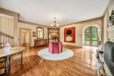 $8,800,000 | 95 Piping Rock Road, Locust Valley, NY 11560