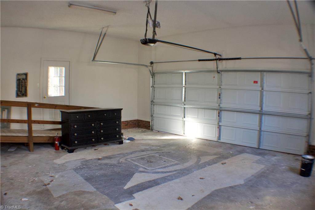 109 Burrows Road Jamestown, NC 27282 - Photo 33 of 39 Gallery Image 33