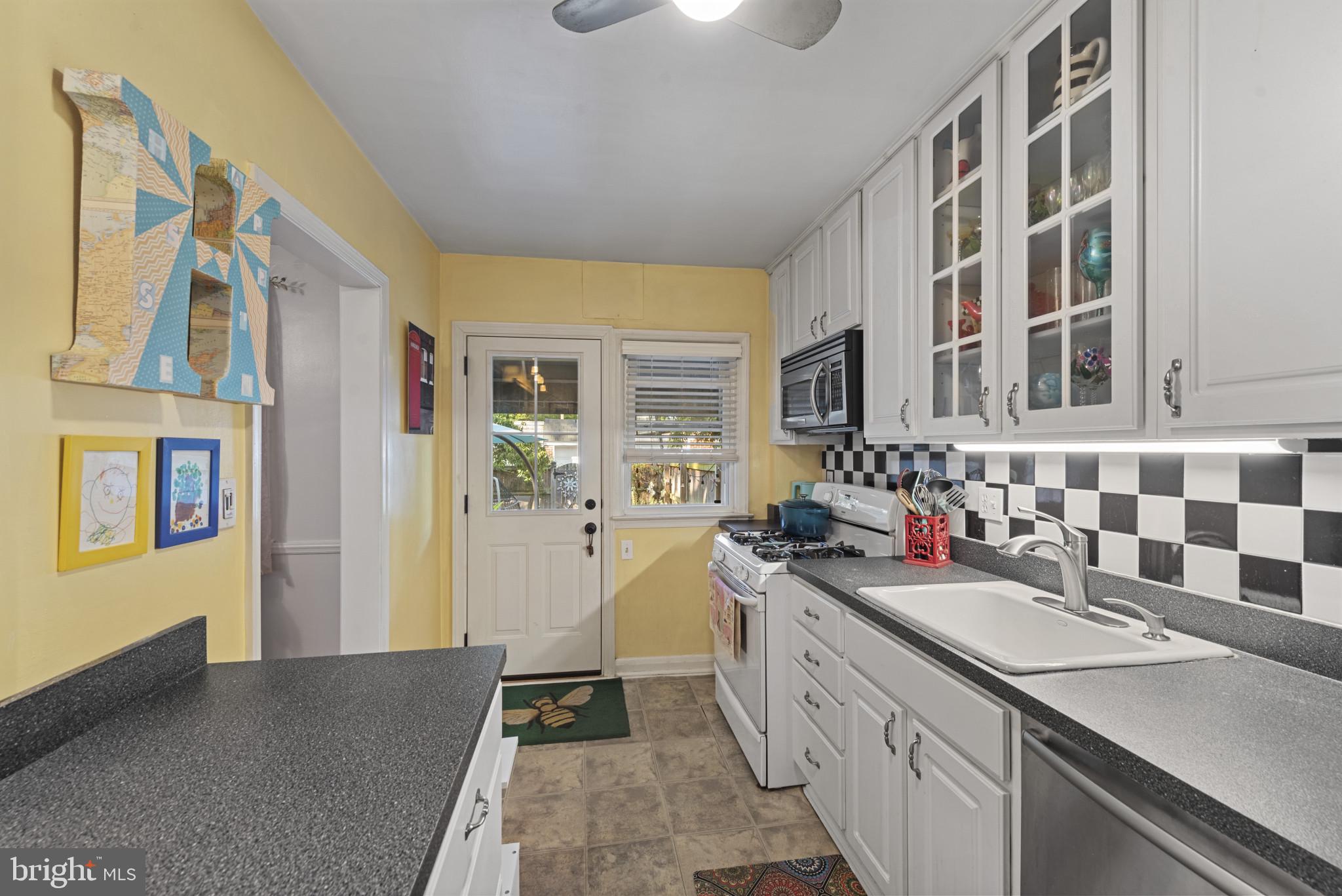 238 Gaywood Road Baltimore, MD 21212 - Photo 11 of 42 Kitchen w/updated Stainless Appliances!