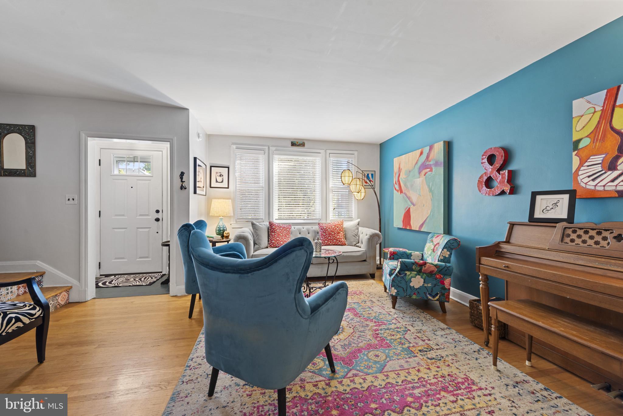 238 Gaywood Road Baltimore, MD 21212 - Photo 5 of 42 Hardwood floors & foyer entrance