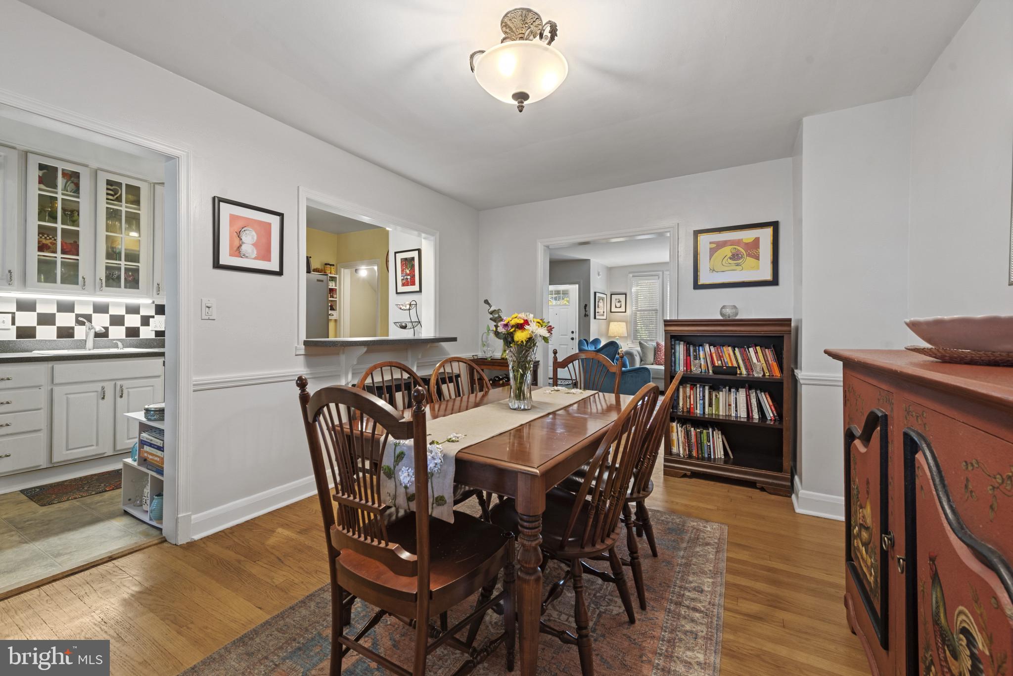 238 Gaywood Road Baltimore, MD 21212 - Photo 9 of 42 Bright Dining Rm w/a charming kitchen window view