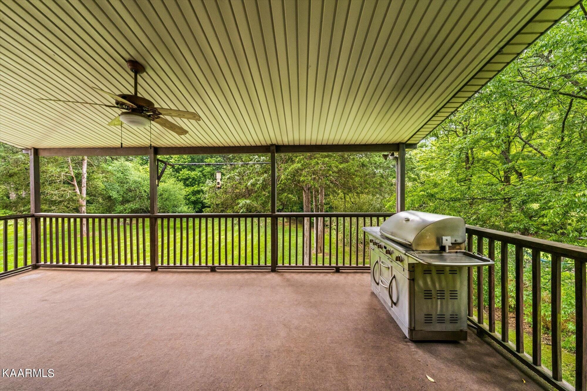 127 Chestnut Hill Road Oak Ridge, TN 37830 - Photo 34 of 45 a view of a porch