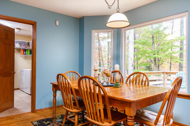 914 Dunsinane Road Signal Mountain, TN 37377 - Photo 11 of 34 Breakfast Room