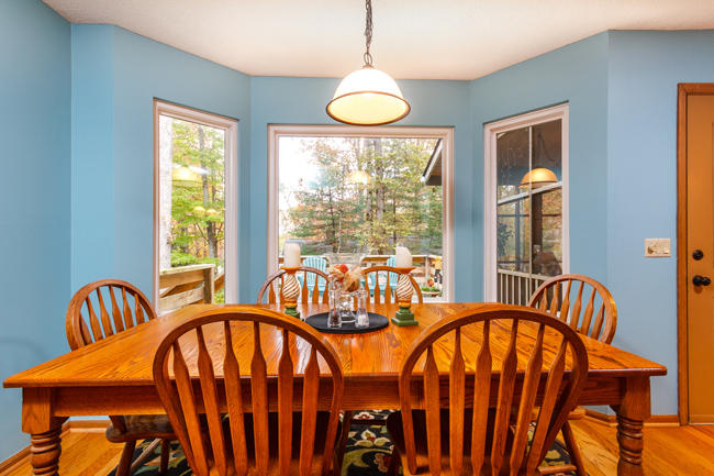 914 Dunsinane Road Signal Mountain, TN 37377 - Photo 13 of 34 Breakfast Room