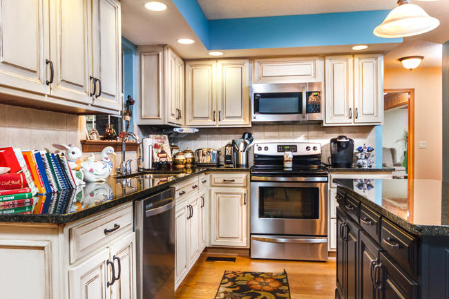 914 Dunsinane Road Signal Mountain, TN 37377 - Photo 8 of 34 Kitchen