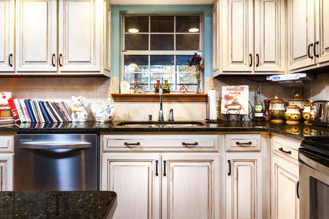 914 Dunsinane Road Signal Mountain, TN 37377 - Photo 9 of 34 Kitchen