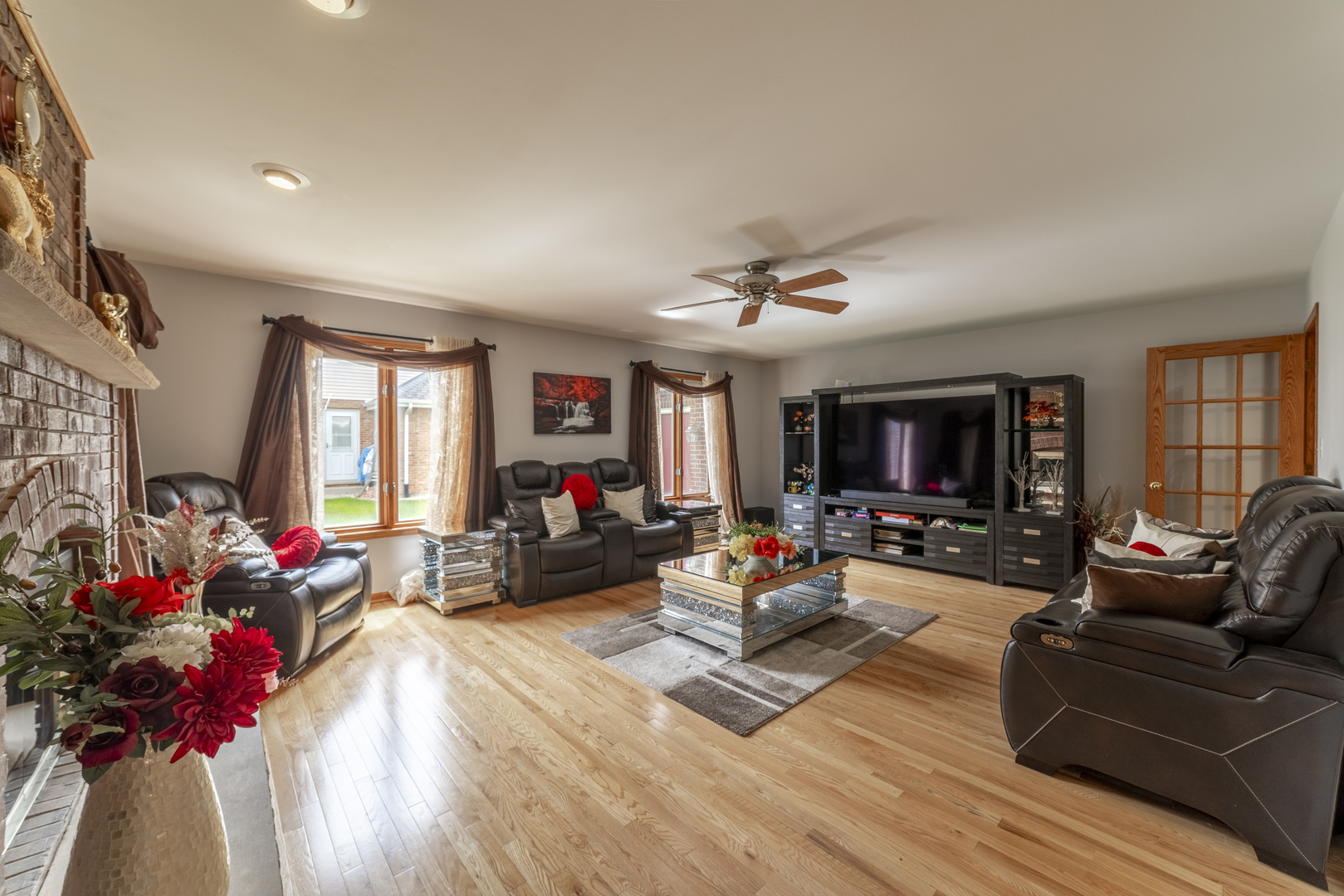 1071 Yamma Ridge New Lenox, IL 60451 - Photo 15 of 51 a living room with furniture and a flat screen tv