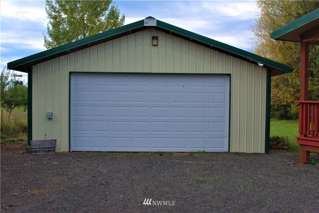 109 Faun Rae Lane Chehalis, WA 98532 - Photo 18 of 18 a backyard of a house