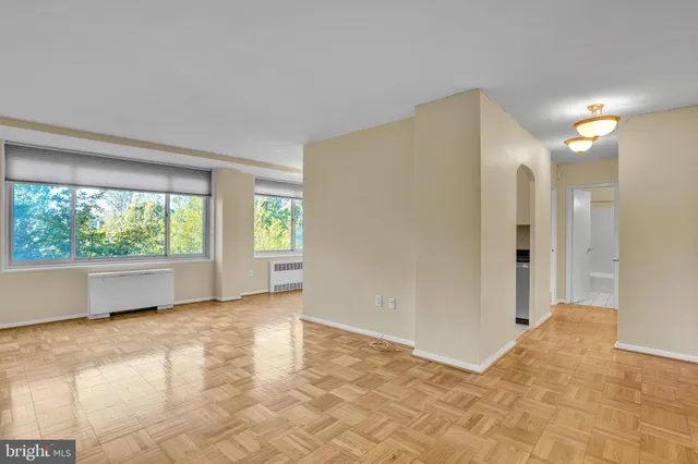 $2,095 | 4000 Tunlaw Road Northwest, Unit 417, Washington, DC 20007