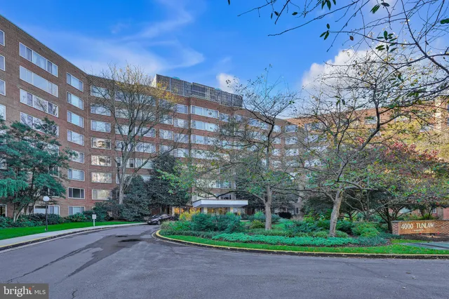 $2,095 | 4000 Tunlaw Road Northwest, Unit 417, Washington, DC 20007