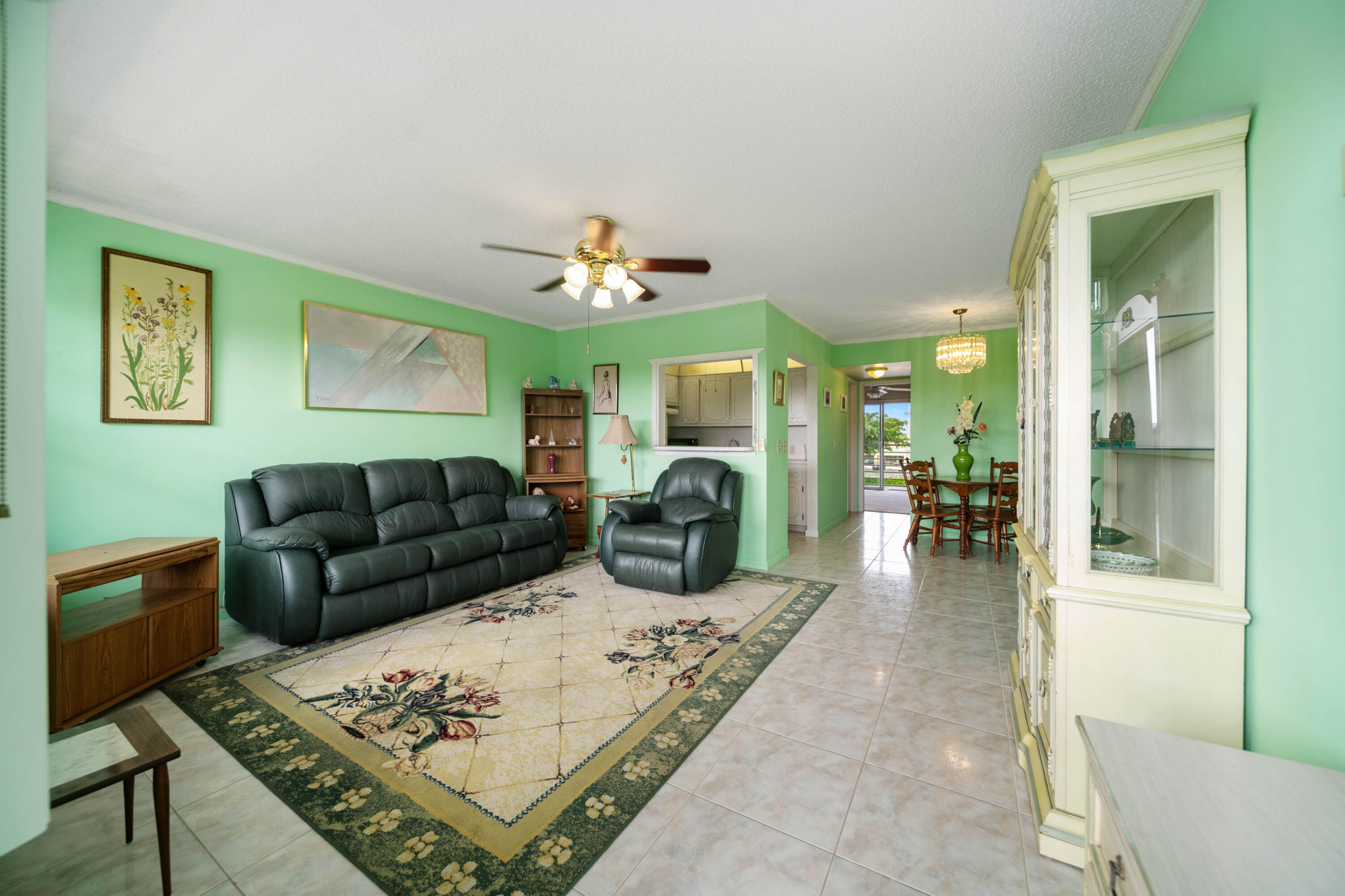 36 Brighton A Boca Raton, FL 33434 - Photo 2 of 13 Living Room