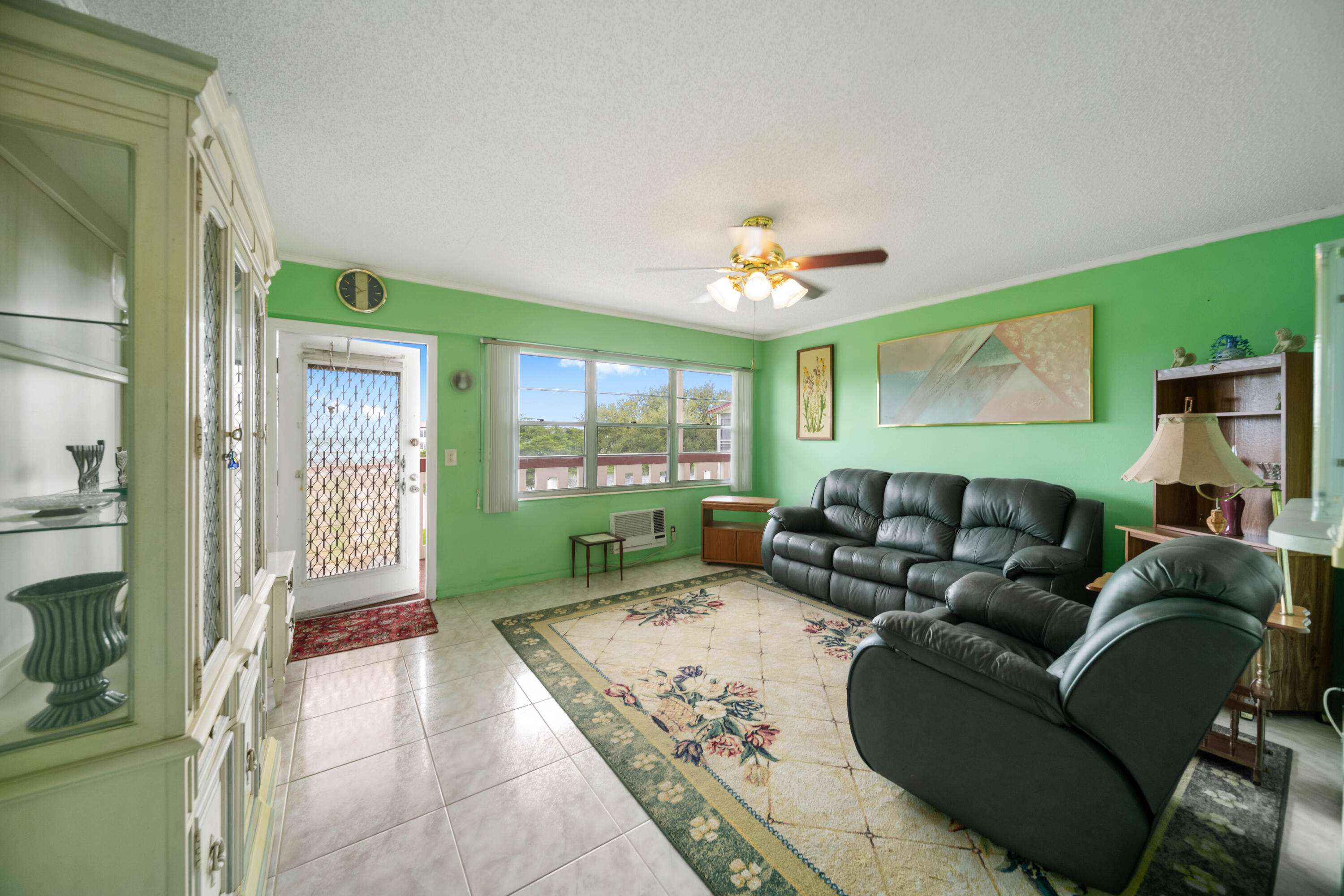 36 Brighton A Boca Raton, FL 33434 - Photo 8 of 13 Living Room