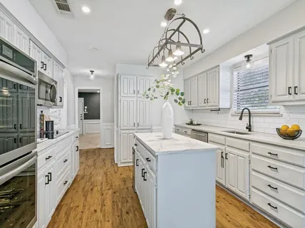 $530,000 | 2600 Belmeade Drive, Carrollton, TX 75006