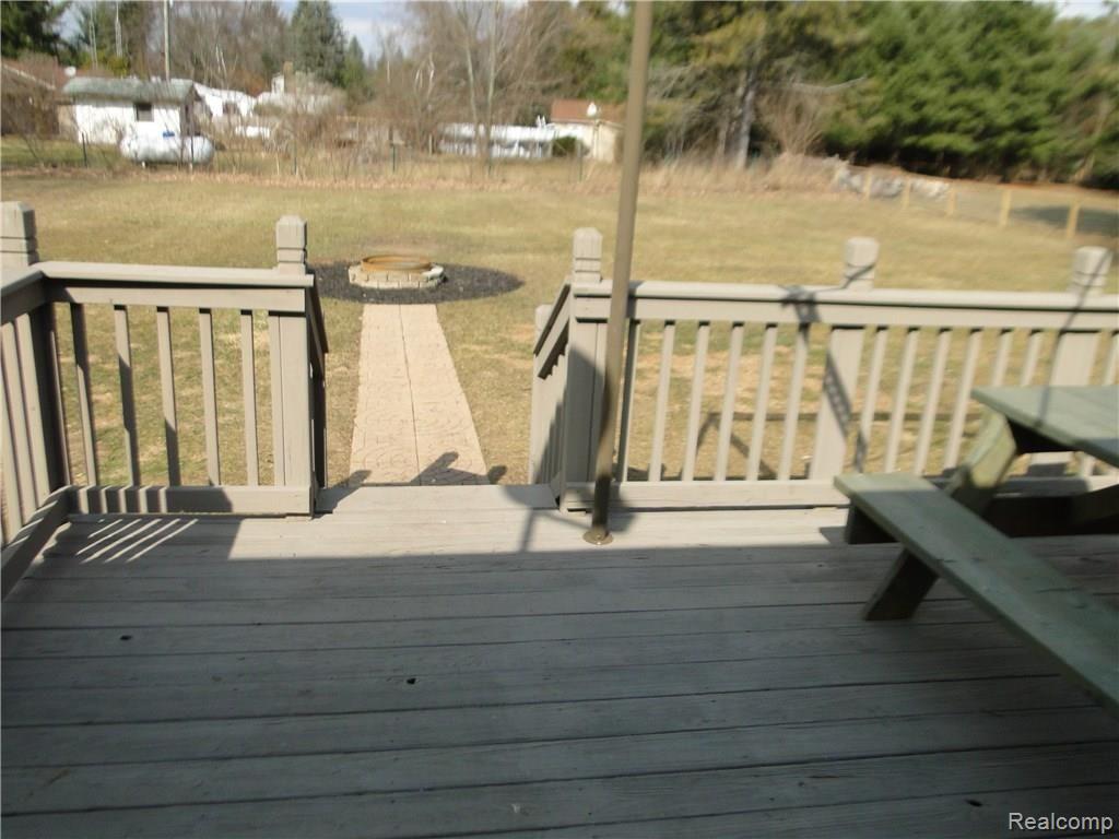 Deck (2).JPG