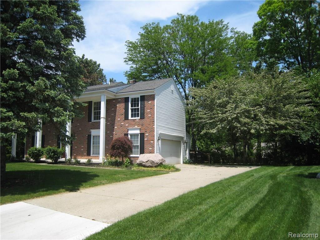 908 Ravine Terrace Rochester, MI 48307 - Photo 2 of 22