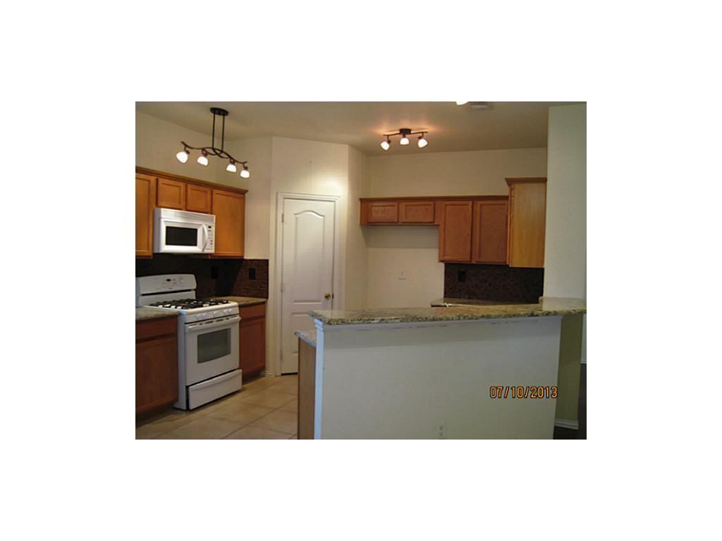 4245 Rustic Ridge Drive The Colony, TX 75056 - Photo 4 of 19