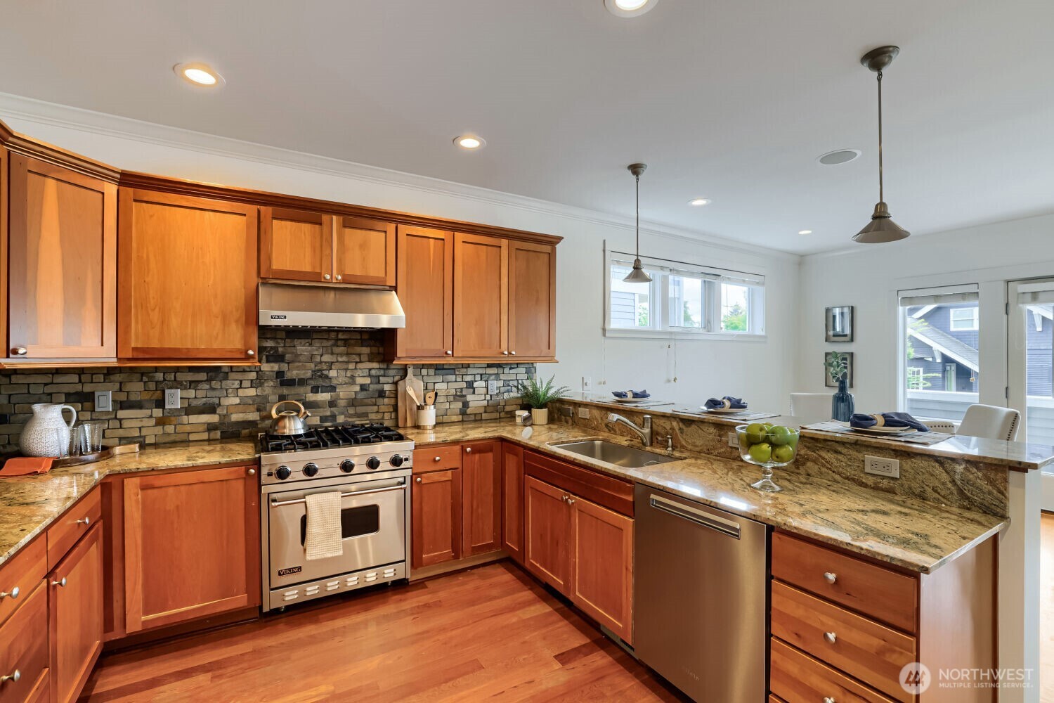721 North 79th Street Seattle, WA 98103 - Photo 7 of 33