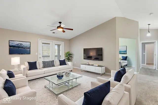 $185,000 | 8901 Hunters Creek Drive, Unit 309, Indianapolis, IN 46227