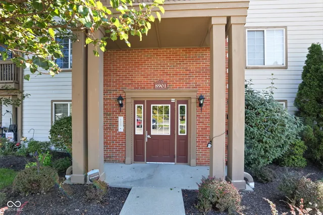 $185,000 | 8901 Hunters Creek Drive, Unit 309, Indianapolis, IN 46227