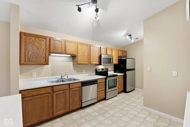 $185,000 | 8901 Hunters Creek Drive, Unit 309, Indianapolis, IN 46227